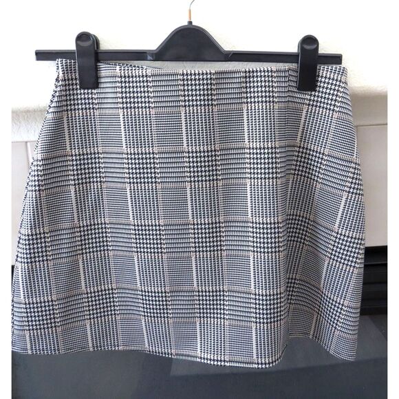 H&M Ladies Houndstooth Formal Above the Knee Skirt Black/gray L (read) EUC - Picture 2 of 6